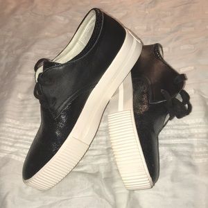 Ash Gently Worn Black/White Platform Sneaker